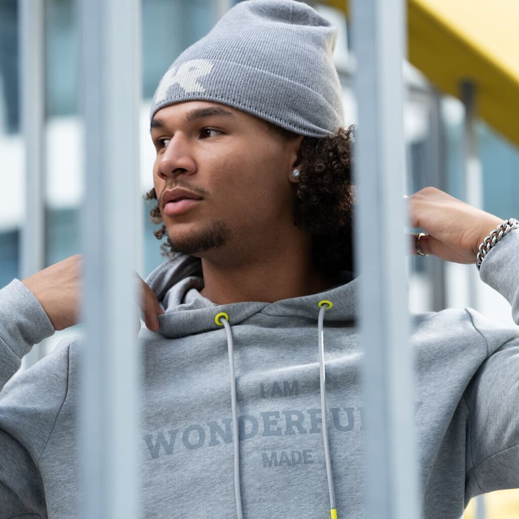 Beanies, Caps, Hoodies, Schal, Socken, KAP, KINGS AND PRIESTS