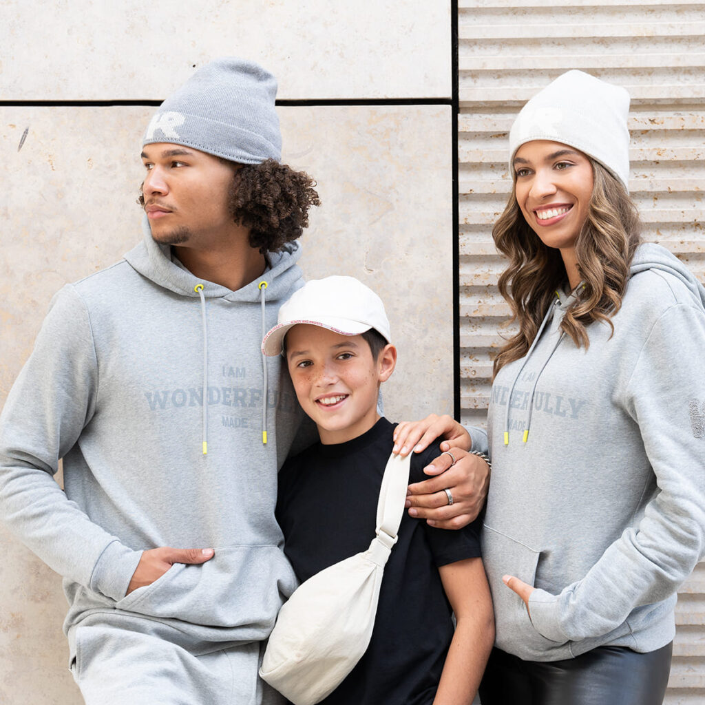 Beanies, Caps, Hoodies, Schal, Socken, KAP, KINGS AND PRIESTS